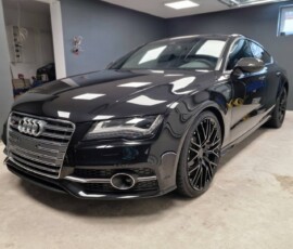 Czarny Audi S7