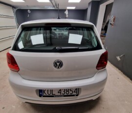 Biały VW Polo